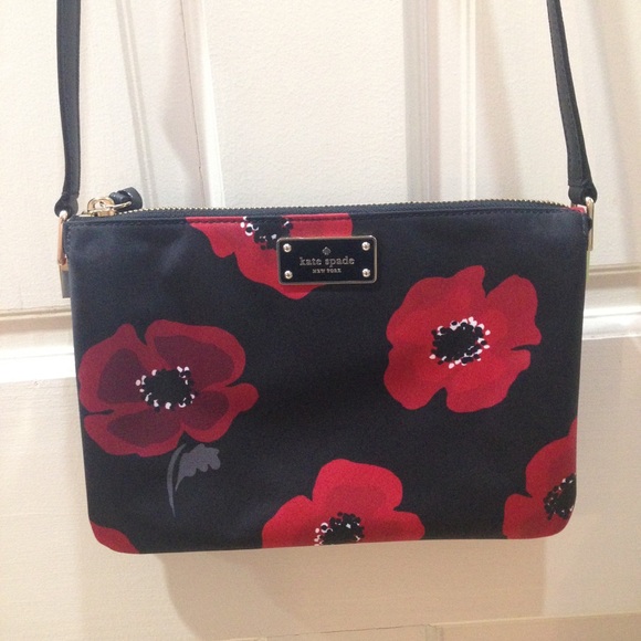 kate spade Handbags - HP🎉 NWOT Kate Spade Red Poppy Black  Crossbody